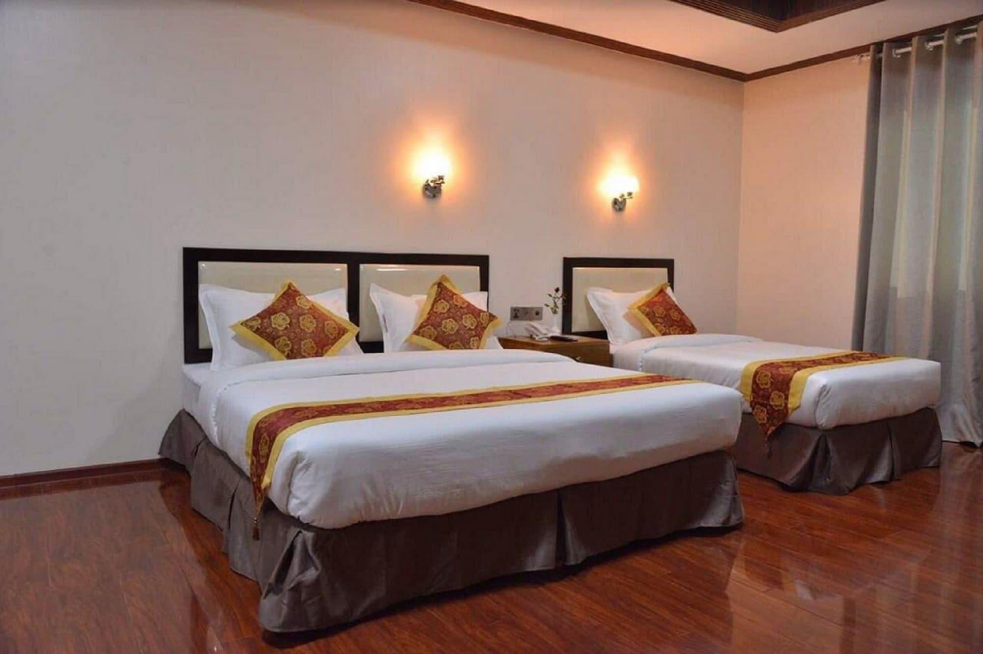 Hotel Yadanar Oo Мандалай Экстерьер фото